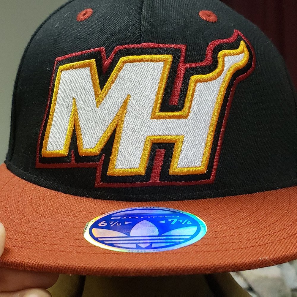 adidas Miami Heat Alternate Logo 210 Fitted cap ( sz 6 7/8 - 7 1/4)